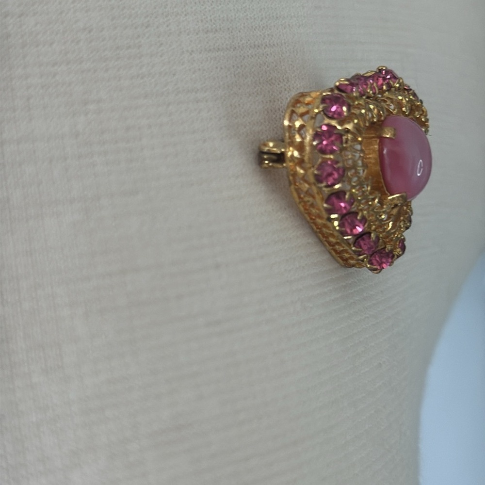 Vintage Czech Elegant Pink Lucite and Goldtone Heart Brooch - Picture 2 of 5